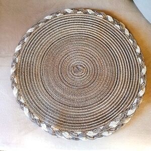 New without tags set of 4 placements